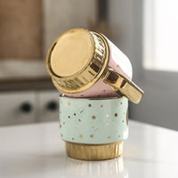(Net) Moon and Stars Ceramic Cup with Golden Handle - Elegant and Customizable Drinkware / 122887