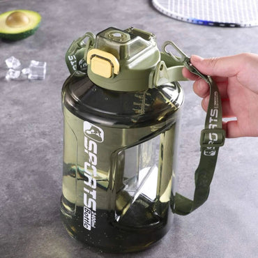 (Net) Sports Water Bottle With Letters Printed On The Outside 2200ML