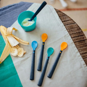 Tommee Tippee Pack of Softee Weaning Spoons 4m+ - 5 Pcs / 471963 - Karout Online -Karout Online Shopping In lebanon - Karout Express Delivery