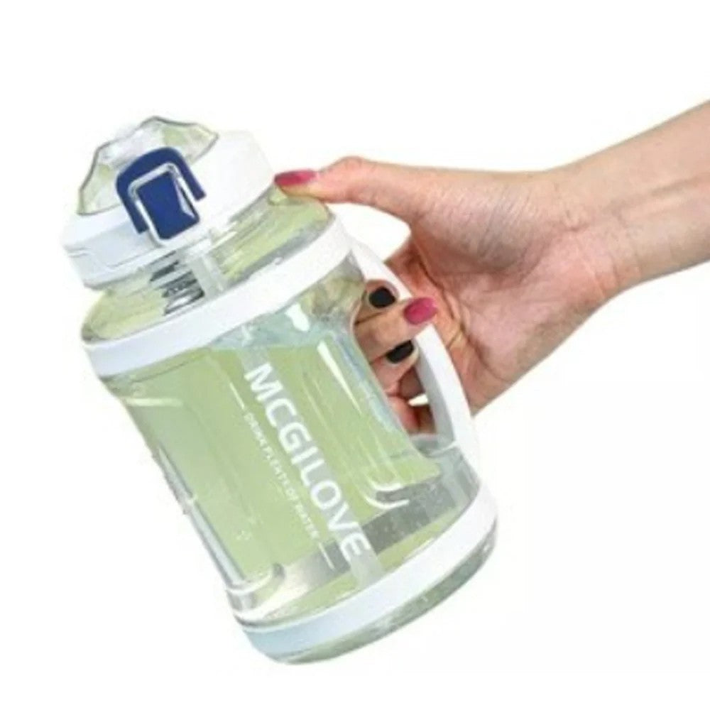 (Net) Sports Water Bottle With Letters Printed On The Outside 2200ML