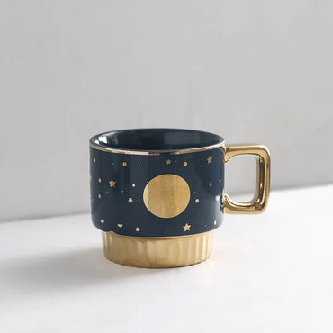 (Net) Moon and Stars Ceramic Cup with Golden Handle - Elegant and Customizable Drinkware / 122887