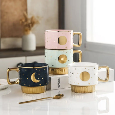(Net) Moon and Stars Ceramic Cup with Golden Handle - Elegant and Customizable Drinkware / 122887